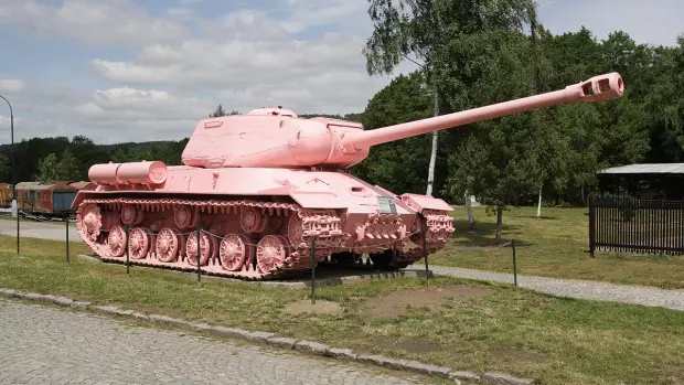 Růžový tank číslo 23