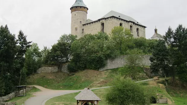 V České republice se nachází stovky hradů a zámků, které…
